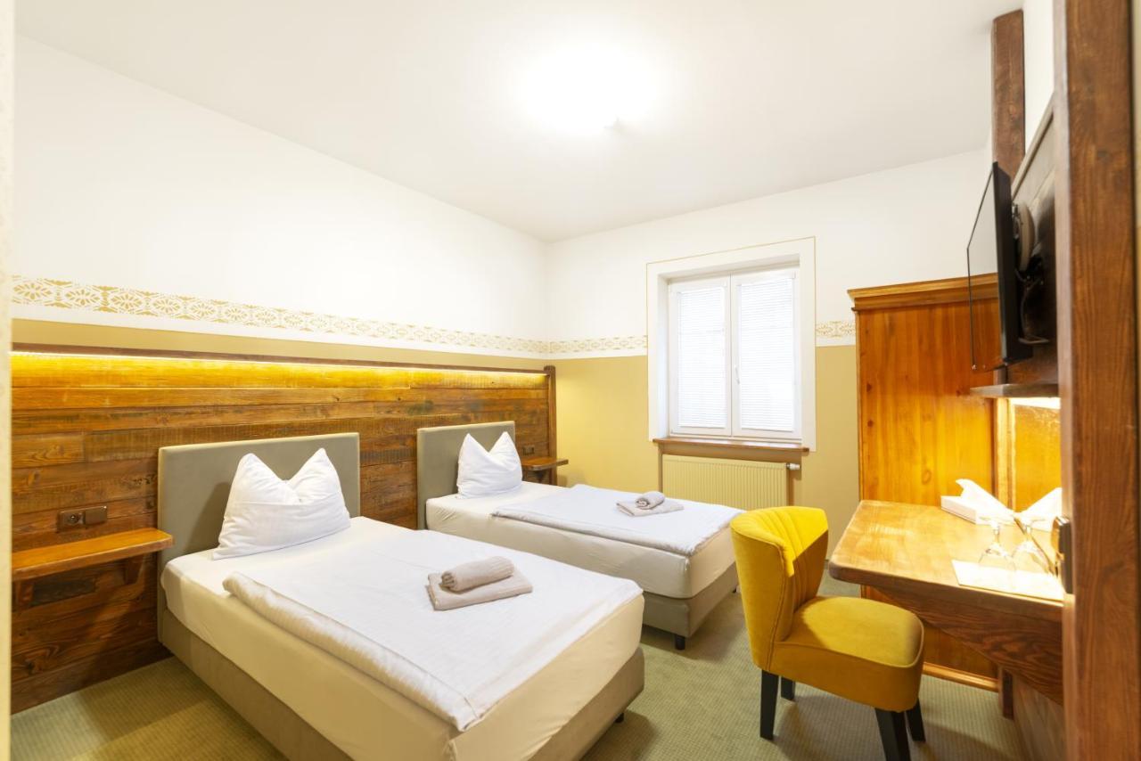 Hotel U Simla Karlovy Vary Bagian luar foto